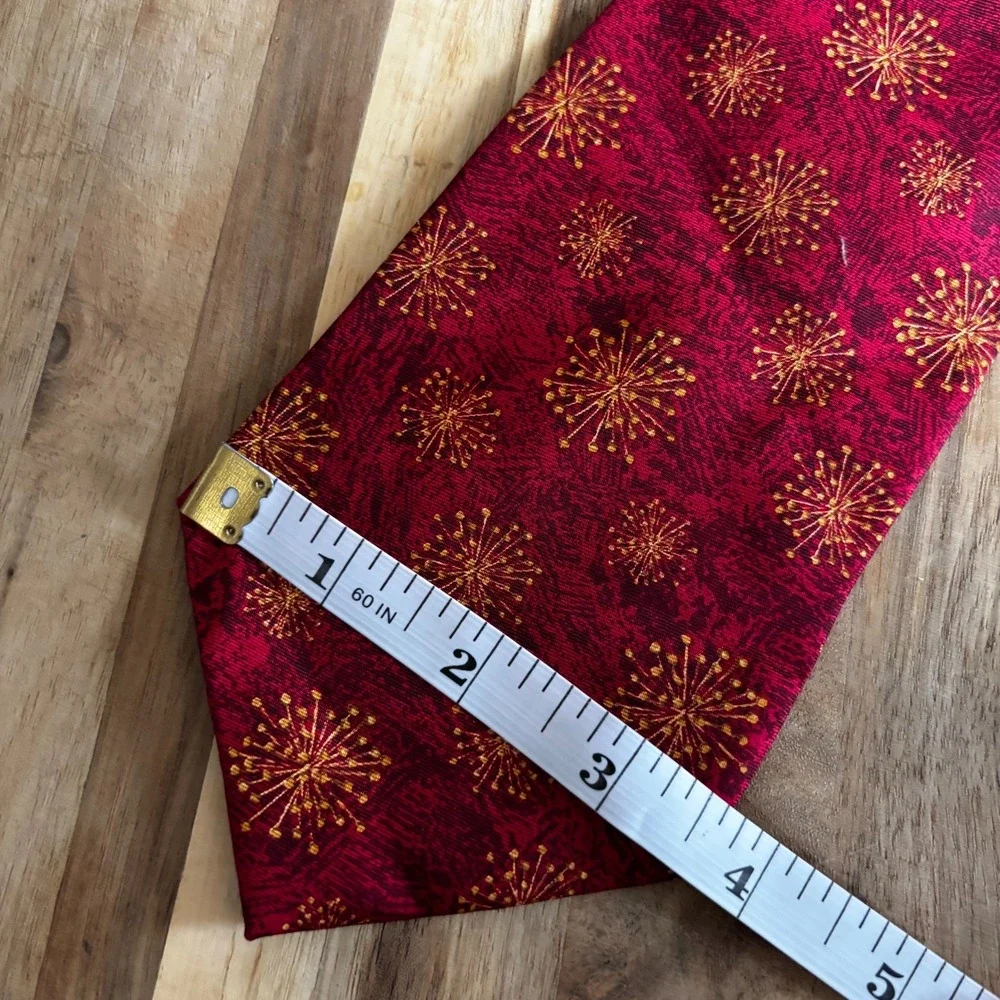 Metropolitan Opera by Nadia Roden Men's Necktie Red Floral 100% Silk W4